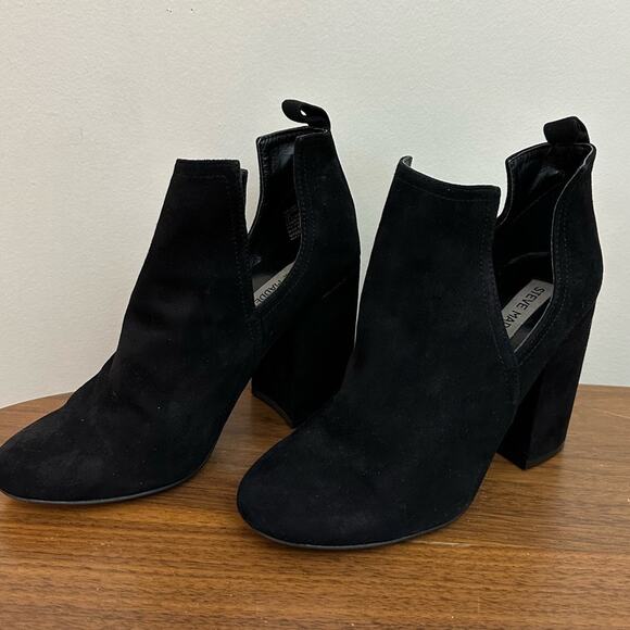Steve Madden Black Block Heeled Short Booties Womens Size 7 - Picture 2 of 9